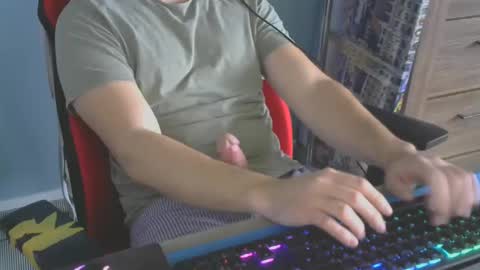 Snapshot of tomin3m chatting on December 2024 11:09:01 AM tomin3m online show from December 2024 11:09:01 AM