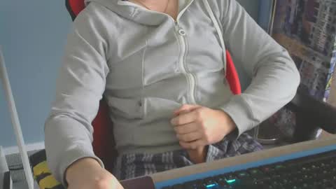 Snapshot of tomin3m chatting on January 2025 09:19:02 AM tomin3m online show from January 2025 09:19:02 AM