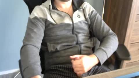 Snapshot of tomin3m chatting on October 2025 08:22:01 AM tomin3m online show from October 2025 08:22:01 AM