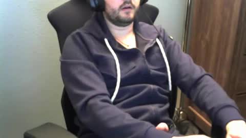 Snapshot of tomin3m chatting on November 2025 05:34:01 PM tomin3m online show from November 2025 05:34:01 PM