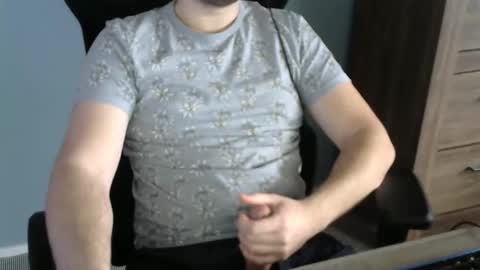 Snapshot of tomin3m chatting on January 2026 12:21:01 PM tomin3m online show from January 2026 12:21:01 PM