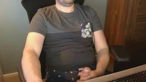 Snapshot of tomin3m chatting on March 2026 07:21:02 PM tomin3m online show from March 2026 07:21:02 PM