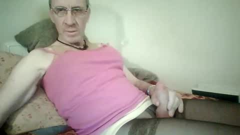 tomislav321 online show from April 2026 08:00:02 PM