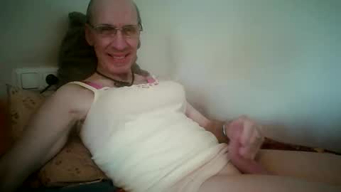 tomislav321 online show from May 2026 01:06:02 PM