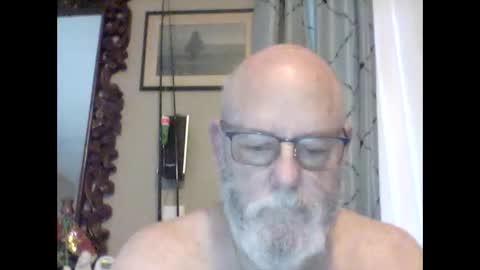 Tommie online show from December 2025 12:32:01 PM