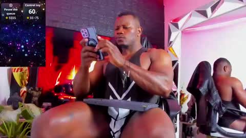 Snapshot of tommike388 chatting on September 2025 02:11:02 AM Tom Mike online show from September 2025 02:11:02 AM