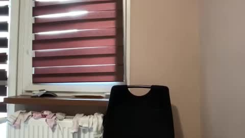 tommilovee online show from April 2026 09:01:02 AM