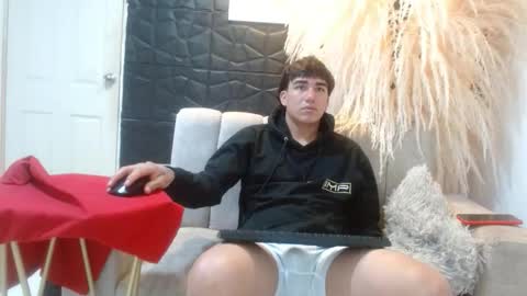 Snapshot of tommy160920 chatting on December 2025 01:31:01 PM tommy160920 online show from December 2025 01:31:01 PM