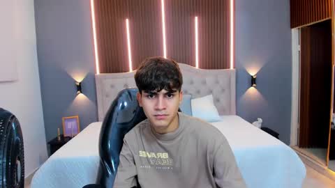 Tommy  online show from September 2025 03:29:01 AM