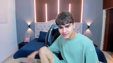 Tommy  online show from November 2025 03:34:01 AM