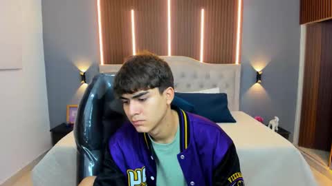 Tommy  online show from November 2025 03:23:02 AM