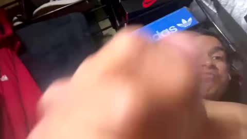 Snapshot of tommy375456 chatting on January 2025 08:39:01 PM tommy375456 online show from January 2025 08:39:01 PM