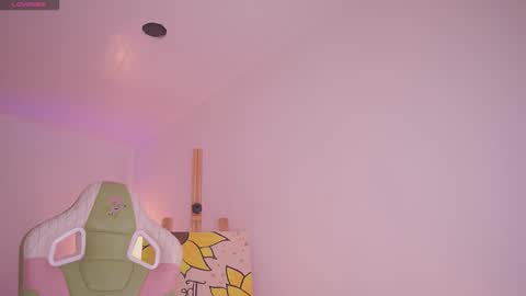 Snapshot of tommy_blue1 chatting on November 2025 12:15:02 PM Blue online show from November 2025 12:15:02 PM