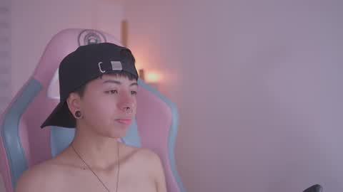 Snapshot of tommy_blue1 chatting on November 2025 12:27:02 PM Blue online show from November 2025 12:27:02 PM