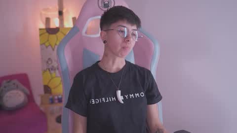 Snapshot of tommy_blue1 chatting on November 2025 07:05:02 PM Blue online show from November 2025 07:05:02 PM