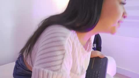 Snapshot of tommy_blue1 chatting on December 2025 01:50:02 PM Blue online show from December 2025 01:50:02 PM