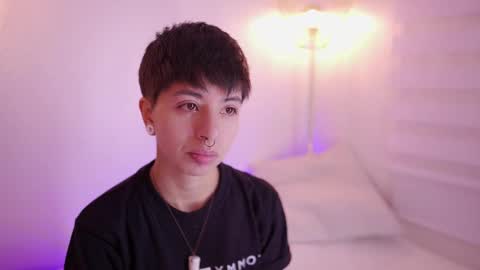 Snapshot of tommy_blue1 chatting on February 2026 04:17:01 PM Blue online show from February 2026 04:17:01 PM