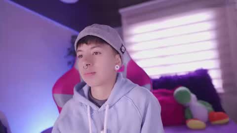 Snapshot of tommy_blue1 chatting on February 2026 02:07:01 PM Blue online show from February 2026 02:07:01 PM