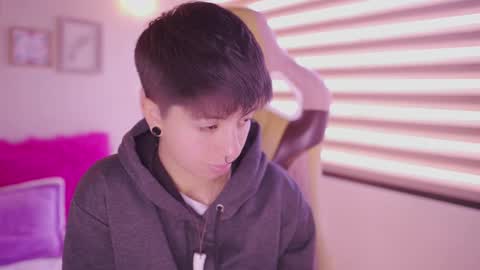 Snapshot of tommy_blue1 chatting on March 2026 01:18:02 PM Blue online show from March 2026 01:18:02 PM