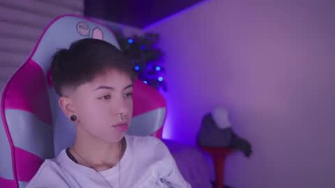 Snapshot of tommy_blue1 chatting on April 2026 01:28:01 AM Blue online show from April 2026 01:28:01 AM