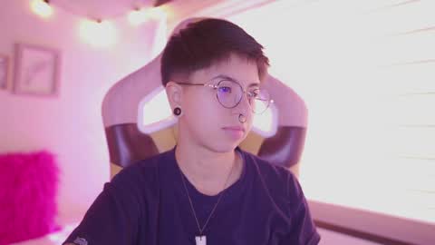 Snapshot of tommy_blue1 chatting on April 2026 02:39:02 PM Blue online show from April 2026 02:39:02 PM