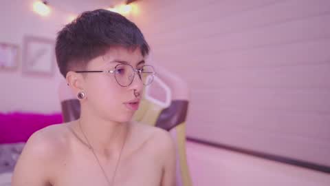 Snapshot of tommy_blue1 chatting on April 2026 02:05:02 AM Blue online show from April 2026 02:05:02 AM