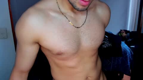 Twitter BreddTommy IG tommy bredd online show from April 2026 04:44:02 PM