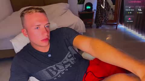 Snapshot of tommy_cumfinger chatting on November 2025 02:55:02 AM Tommy online show from November 2025 02:55:02 AM