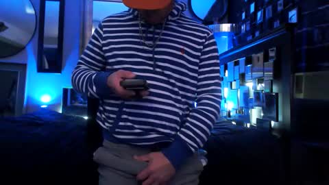 Snapshot of tommy_knuckles chatting on February 2026 05:29:01 AM Tommy online show from February 2026 05:29:01 AM