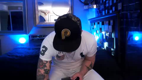 Snapshot of tommy_knuckles chatting on March 2026 02:45:03 PM Tommy online show from March 2026 02:45:03 PM