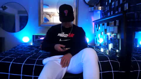 Snapshot of tommy_knuckles chatting on April 2026 03:47:01 AM Tommy online show from April 2026 03:47:01 AM