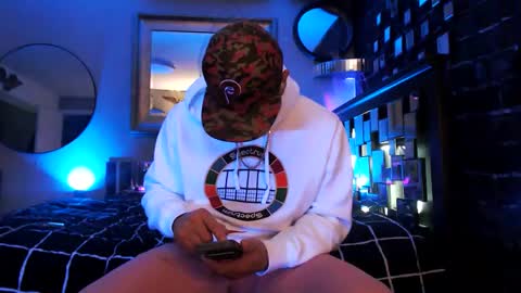 Snapshot of tommy_knuckles chatting on April 2026 04:23:02 AM Tommy online show from April 2026 04:23:02 AM