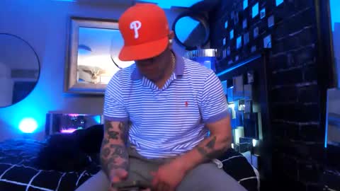 Snapshot of tommy_knuckles chatting on April 2026 07:52:02 PM Tommy online show from April 2026 07:52:02 PM