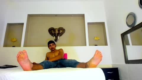 Snapshot of tommy_kurtt chatting on November 2025 02:17:01 PM Tommy online show from November 2025 02:17:01 PM