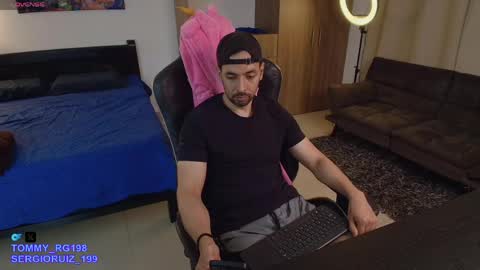 tommy_raym0ndg online show from April 2026 03:53:01 AM