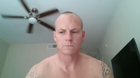 Snapshot of tommygunsfit chatting on April 2026 09:16:02 PM tommygunsfit online show from April 2026 09:16:02 PM