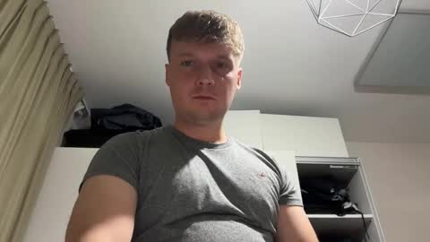 Snapshot of tomsky2703 chatting on May 2026 08:03:02 PM tomsky2703 online show from May 2026 08:03:02 PM