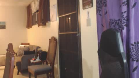 Snapshot of toni2814 chatting on November 2025 02:10:01 AM Antonio online show from November 2025 02:10:01 AM