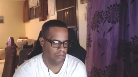 Snapshot of toni2814 chatting on November 2025 01:59:02 AM Antonio online show from November 2025 01:59:02 AM