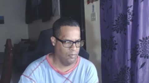 Snapshot of toni2814 chatting on November 2025 02:54:01 AM Antonio online show from November 2025 02:54:01 AM