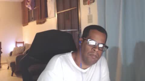 Snapshot of toni2814 chatting on January 2026 02:15:01 AM Antonio online show from January 2026 02:15:01 AM