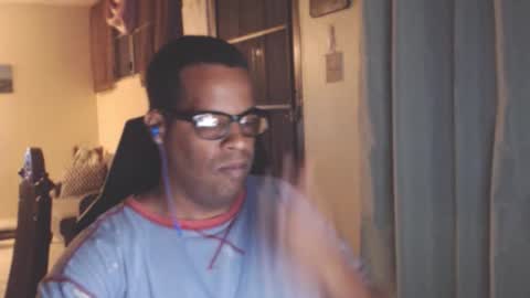 Snapshot of toni2814 chatting on January 2026 02:14:01 AM Antonio online show from January 2026 02:14:01 AM