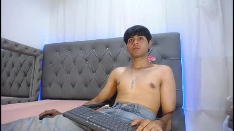 Tonny online show from November 2025 11:22:02 AM