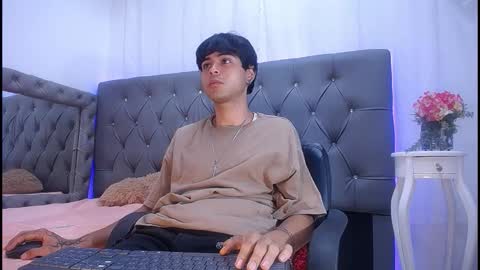 Tonny online show from November 2025 11:10:01 AM