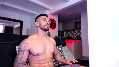 tony muscle1 online show from February 2025 01:15:01 AM