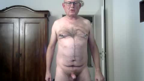 Snapshot of tooohard chatting on December 2024 07:37:02 PM Alex online show from December 2024 07:37:02 PM