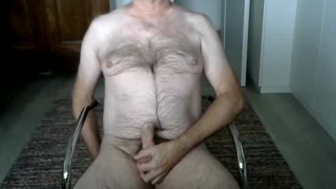 Snapshot of tooohard chatting on September 2025 01:56:01 PM Alex online show from September 2025 01:56:01 PM