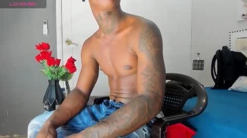 Snapshot of toower_ chatting on February 2026 03:37:02 AM T O W E R online show from February 2026 03:37:02 AM