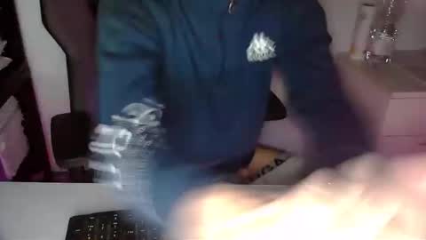 Topg84 online show from November 2025 06:19:02 PM