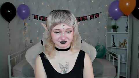 Tori online show from November 2025 12:12:01 AM